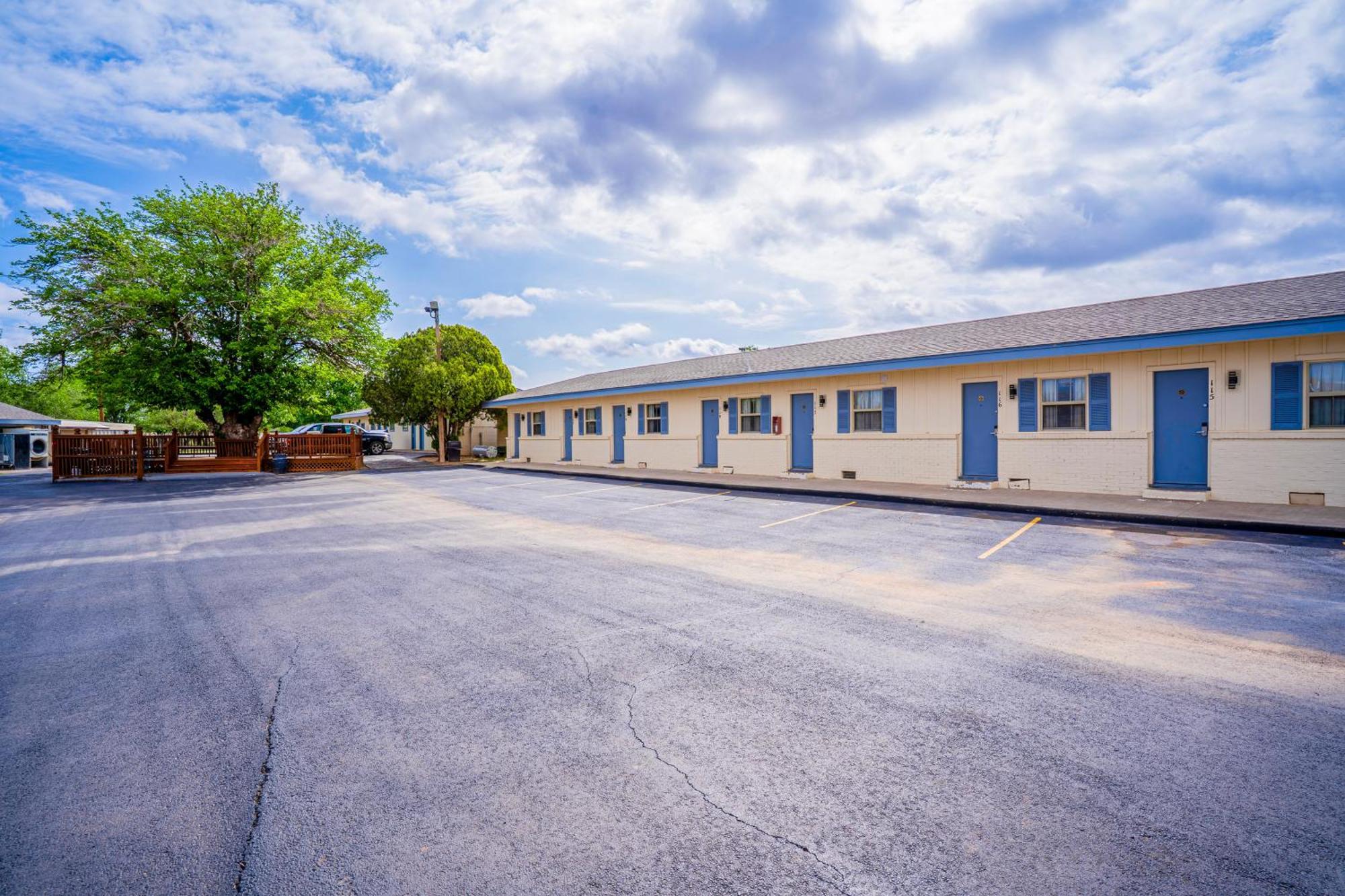 Purple Sage By Oyo Snyder Tx Motel Eksteriør bilde